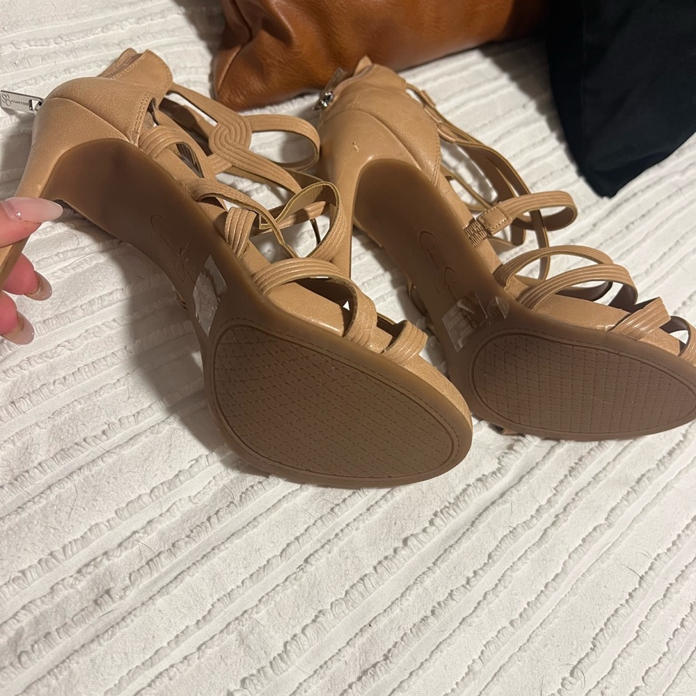 Brand New never worn Jessica Simpson Nude heels. - Picture 3 of 6